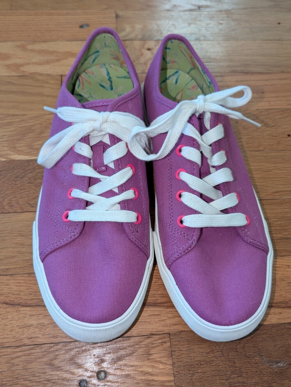 Vionic Oasis Purple Canvas Sneakers with White Laces